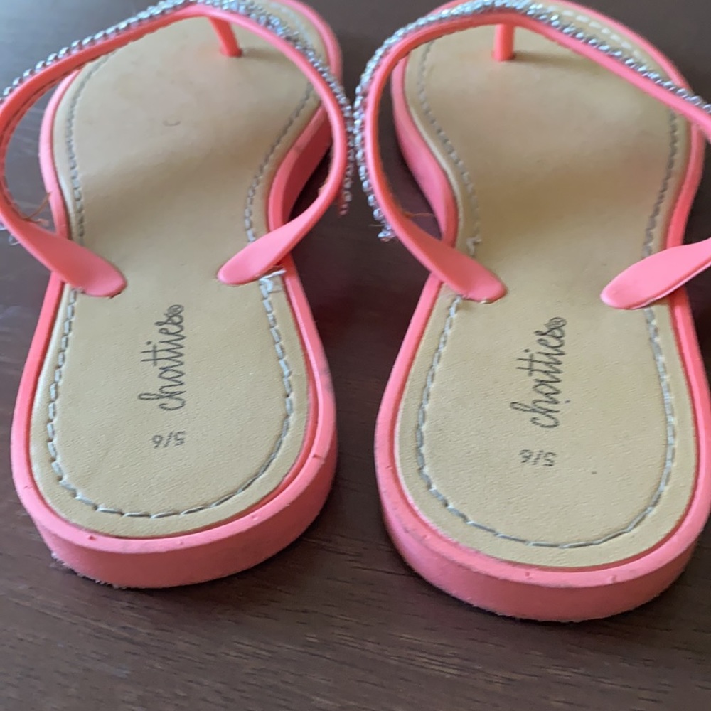 Pink flip flops - Picture 2 of 2